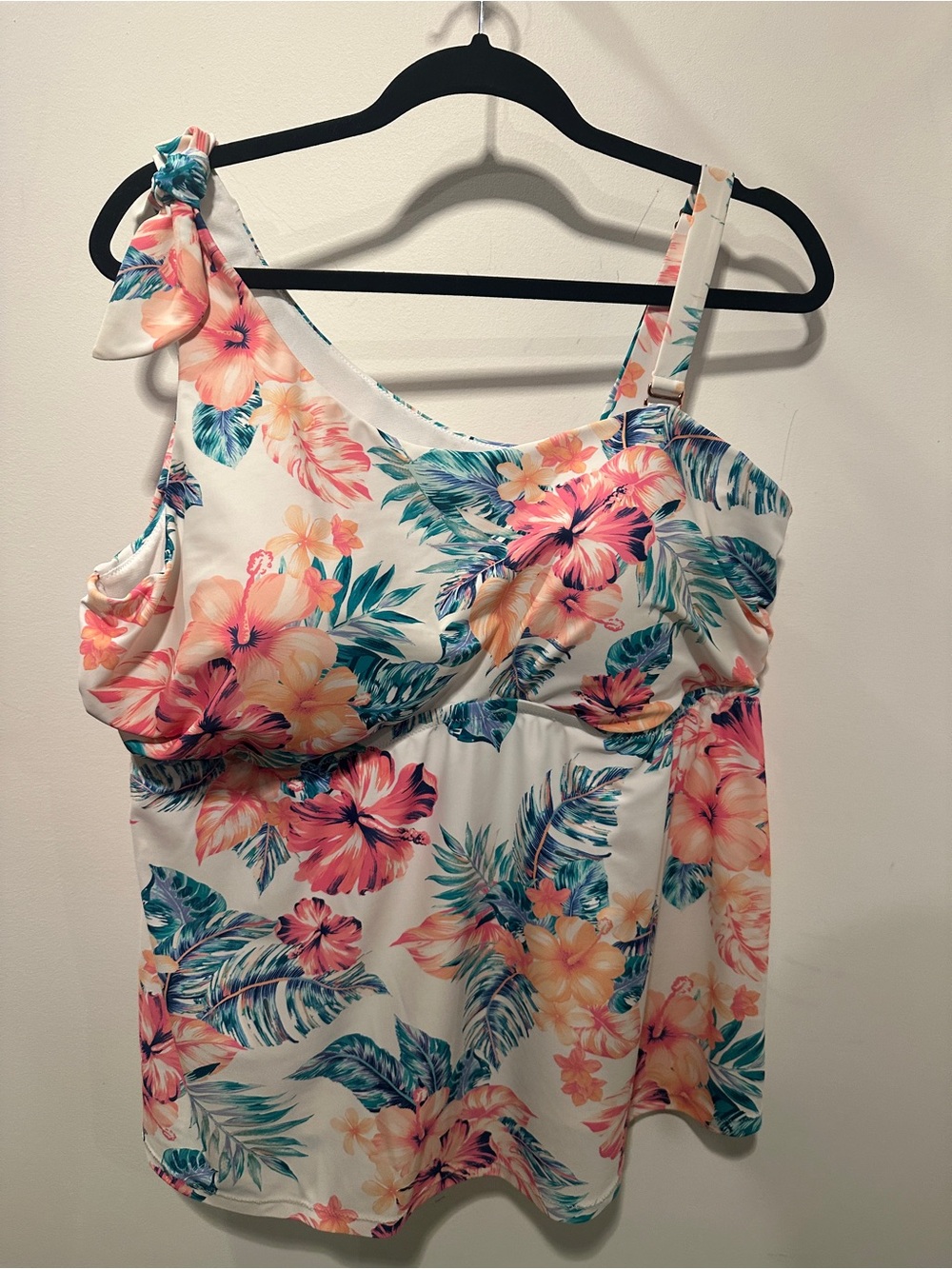 Raisins White Floral One-Shoulder Tankini Swim Top 22W